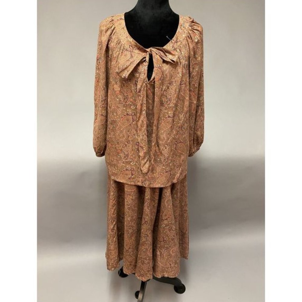 SFAbulous Saks Fifth Avenue, skirt set, size 8